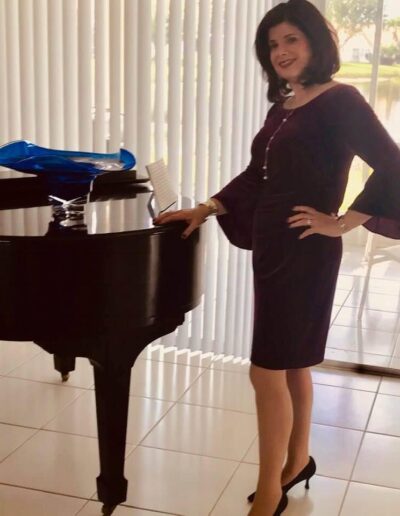 Pamela Abrams entertainer lyric soprano singer South Florida Book Now for Corporate Events, Private Parties, Retirement Communities